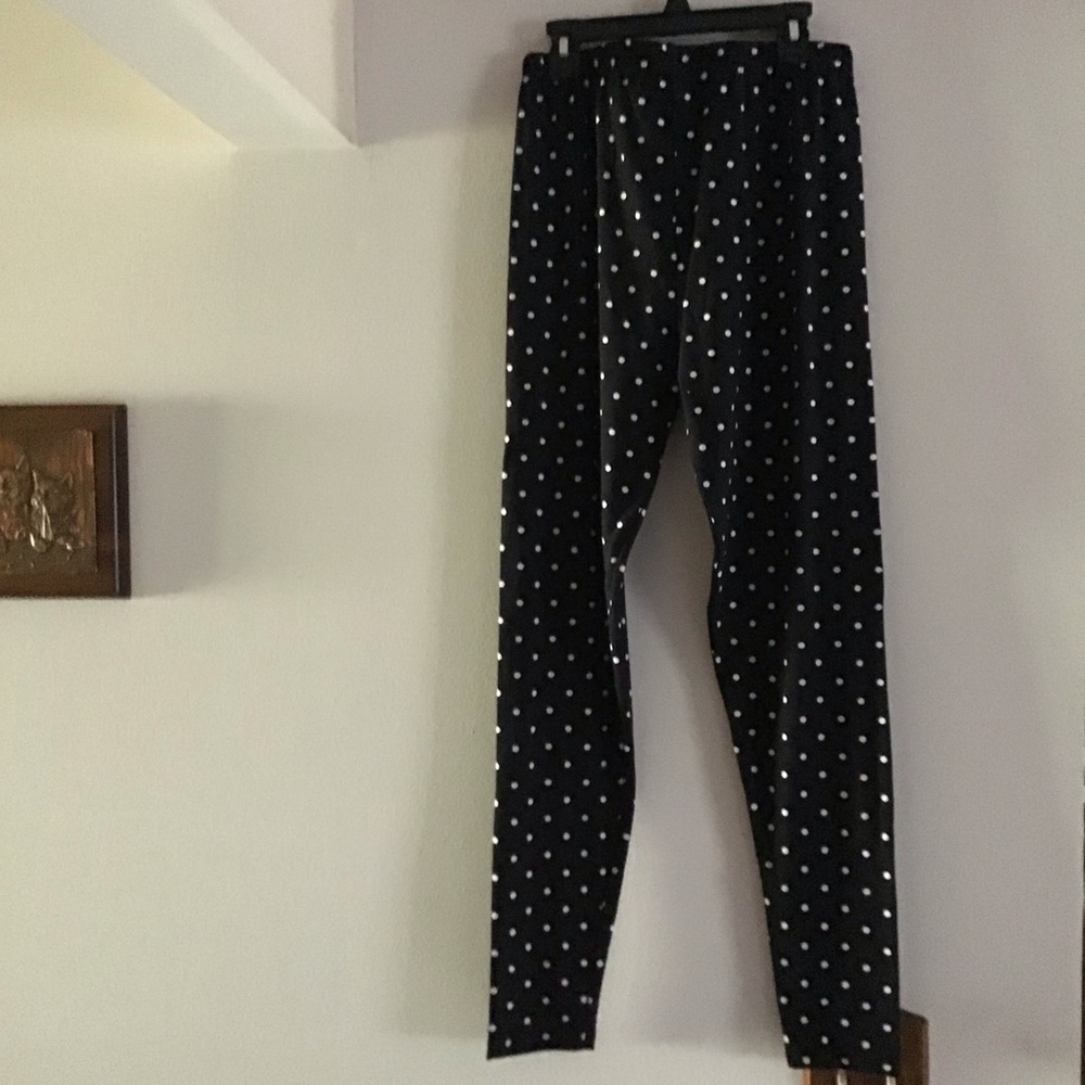Polka Dot leggings in black and white. Size L